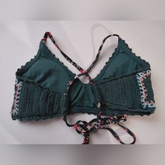 Xhilaration Crochet Bikini Top Size Medium - Picture 2 of 4